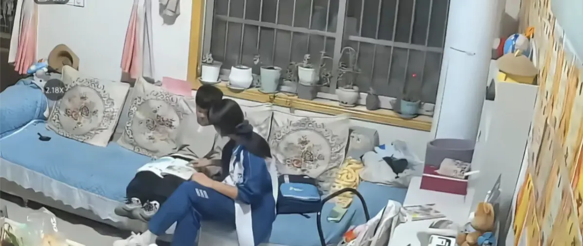 抖音热门来自姐姐的爱引热议-姐弟情深难舍难分事件来龙去脉-姐姐辅导弟弟作业日常全记录