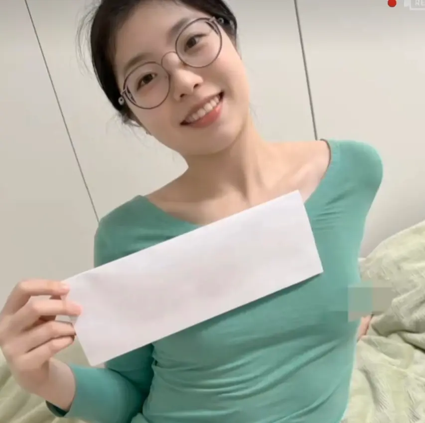 《秦嘉妮/秦嘉倪》零广告在线看秦嘉妮全系列-青筋女王1080P无删节-邯郸眼镜妹持续更新-生活合集免费观看告别滤镜焦虑