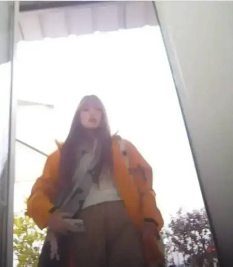 黄色冲锋衣木木厕所被偷拍完整版在线观看-抖音热搜原视频高清无删减-黄色冲锋衣木木事件全貌深度解析免费播放